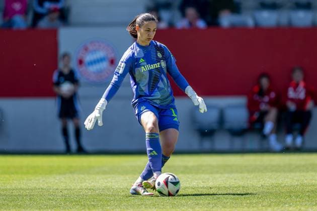 Maria Luisa Mala Grohs Goalkeeper, FC Bayern Muenchen Women, 1 FC Bayern Muenchen Women vs SGS Essen 1968, Football, Google Pixel Women Bundesliga, 22 Matchday, Season 2024 2025, 11 05 2025 DFL DFB REGULATIONS PROHIBIT ANY USE OF PHOTOGRAPHS as IMAGE SEQUENCES and or QUASI VIDEO FC Bayern Muenchen Women vs SGS Essen 1968, Football, Google Pixel Women Bundesliga, 22 Matchday, Season 2024 2025, 11 05 2025 Muenchen Copyright: xEibner-Pressefoto HeikexFeinerx EP_HFR