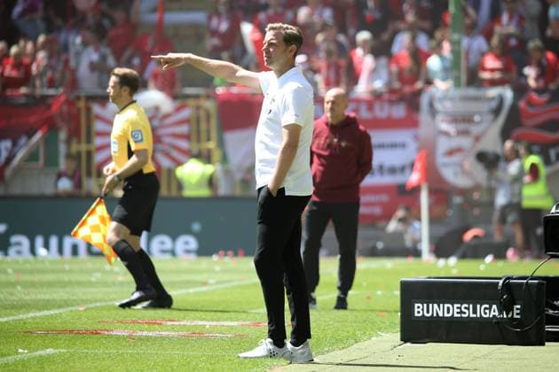 11 05 2025, xmohx, Soccer 2 Bundesliga, 1 FC Kaiserslautern SV Darmstadt 98 v l Coach Florian Kohfeldt SV Darmstadt 98 DFL DFB REGULATIONS PROHIBIT ANY USE OF PHOTOGRAPHS as IMAGE SEQUENCES and or QUASI VIDEO Kaiserslautern