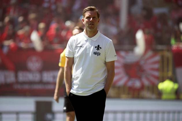 11 05 2025, xmohx, Soccer 2 Bundesliga, 1 FC Kaiserslautern SV Darmstadt 98 v l Coach Florian Kohfeldt SV Darmstadt 98 DFL DFB REGULATIONS PROHIBIT ANY USE OF PHOTOGRAPHS as IMAGE SEQUENCES and or QUASI VIDEO Kaiserslautern