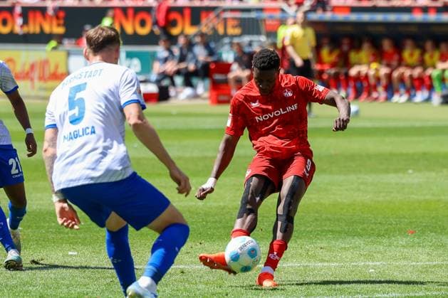 11 05 2025, xmohx, Fussball 2 Bundesliga, 1 FC Kaiserslautern SV Darmstadt 98 v l Ragnar Ache 1 FC Kaiserslautern Torschuetze, erzielt das Tor, Treffer, scores the goal 2 1 DFL DFB REGULATIONS PROHIBIT ANY USE OF PHOTOGRAPHS as IMAGE SEQUENCES and or QUASI VIDEO Kaiserslautern