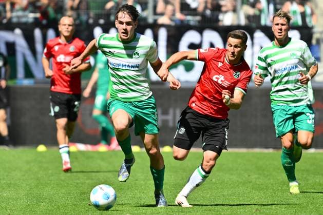 11 05 2025 Soccer Season 2024 2025 2 Soccer Bundesliga 33 Matchday Hannover 96 SpVgg Greuther Fürth Kleeblatt Sportfoto Zink xwoxzix DFL regulations prohibit any use of photographs as image sequences and or quasi video only for editorial use Reno Münz Muenz 5, SpVgg Greuther Fürth Enzo Leopold 8, Hannover 96 H96