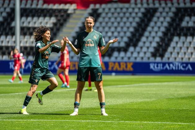 Google Pixel Womens Bundesliga SC Freiburg vs SV Werder Bremen, 11 05 2025 Goal celebration to 0 1 by Larissa Mühlhaus SV Werder Bremen 7 Google Pixel Womens Bundesliga SC Freiburg vs SV Werder Bremen, Dreisamstadion, Sunday 11 05 2025 DFB DFL REGULATIONS PROHIBIT ANY USE OF PHOTOGRAPHS AS IMAGE SEQUENCES AND OR QUASI VIDEO Copyright: xBEAUTIFULxSPORTS Boscox