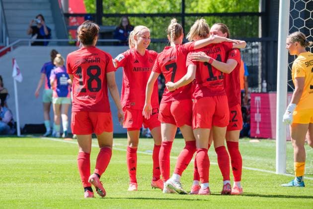 Team FC Bayern Munich Goal for 1 0 at the match FC Bayern Munich v SGS Essen, Football, Women, Google Pixel Women Bundesliga, 2024 2025, 22 Matchday on 11 05 2025 in Munich, FC Bayern Campus DFL and DFB regulations prohibit any use of photographs as image sequences and or quasi video Bayern Germany