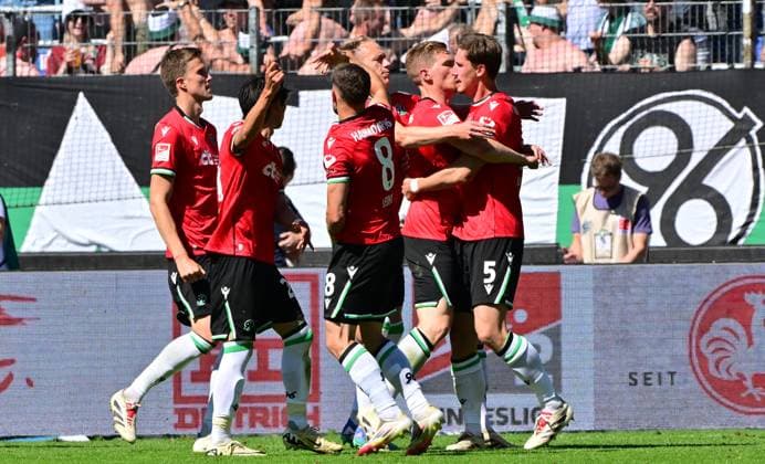 11 05 2025 Soccer Season 2024 2025 2 Soccer Bundesliga 33 Matchday Hannover 96 SpVgg Greuther Fürth Kleeblatt Sportfoto Zink MeZi xmexzix DFL regulations prohibit any use of photographs as image sequences and or quasi video only for editorial use Torjubel Jubel Freude nac Treffer Tor Torschuß zum 1 1 durch Phil Neumann 5, Hannover 96 H96