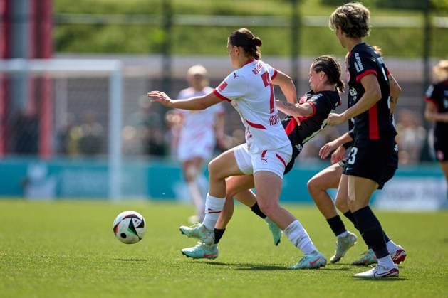 11 05 2025, GER, Womens soccer, BL, 2024 2025, RB Leipzig Eintracht Frankfurt Giovanna Hoffmann 7, RB Leipzig , Action, in duel with Geraldine Reuteler 14, Eintracht Frankfurt Leipzig Training center of the Red Bull Saxony Germany