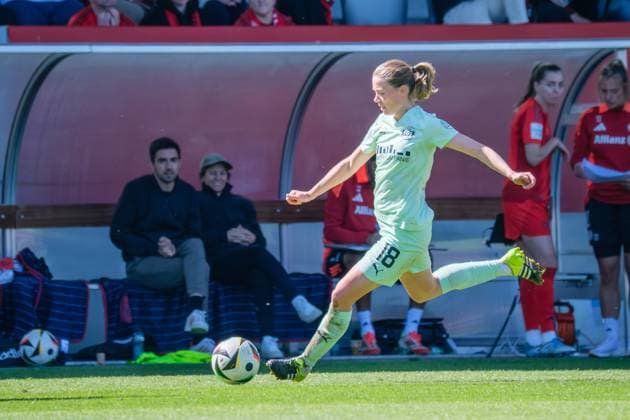 Lena Ostermeier 18, SGS Essen at the match FC Bayern Munich v SGS Essen, Football, Women, Google Pixel Women Bundesliga, 2024 2025, 22 Matchday on 11 05 2025 in Munich, FC Bayern Campus DFL and DFB regulations prohibit any use of photographs as image sequences and or quasi video Bayern Germany