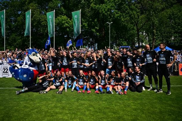 Soccer I Women I Season 2024 2025 I 2 Bundesliga I 25 Matchday I Hamburger SV SC Freiburg II I 11 05 2025 Cheers, excitement, enthusiasm, euphoria, joy, happiness, cheerfulness with the fans of Hamburger SV Women Hamburg Am Volkspark Hamburg Germany Copyright: xLobeca FelixxSchlikisx