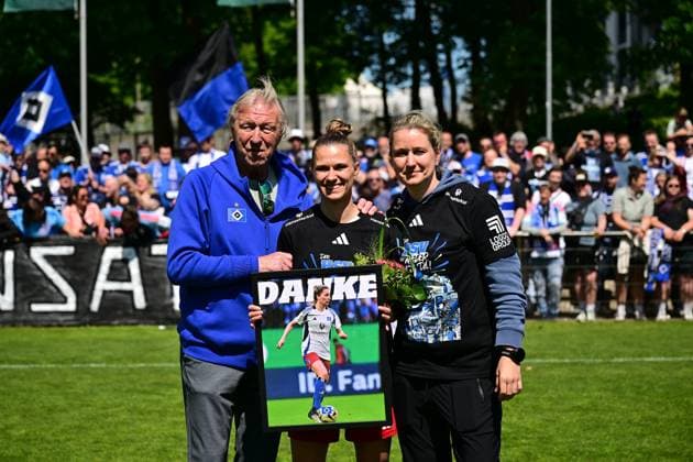 Soccer I Women I Season 2024 2025 I 2 Bundesliga I 25 Matchday I Hamburger SV SC Freiburg II I 11 05 2025 Farewell with Jana Braun 15, Hamburger SV Hamburg Am Volkspark Hamburg Germany Copyright: xLobeca FelixxSchlikisx