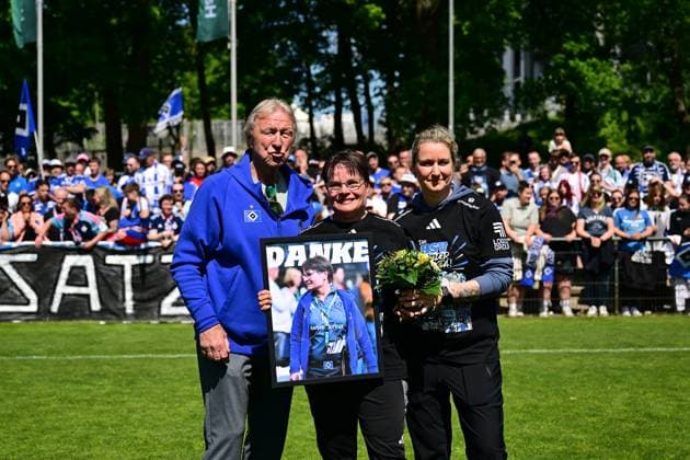 Soccer I Women I Season 2024 2025 I 2 Bundesliga I 25 Matchday I Hamburger SV SC Freiburg II I 11 05 2025 Farewell with Susanne Rodekamp Susi Hamburg Am Volkspark Hamburg Germany Copyright: xLobeca FelixxSchlikisx