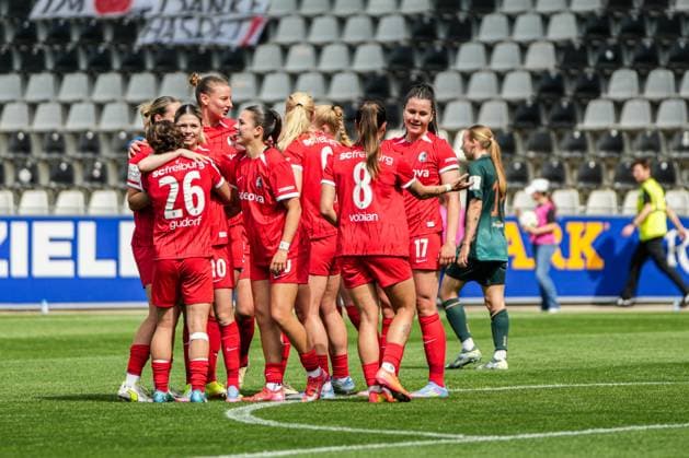 Google Pixel Womens Bundesliga SC Freiburg vs SV Werder Bremen, 11 05 2025 Goal celebration for 3 2 by Eileen Campbell SC Freiburg 10 Google Pixel Womens Bundesliga SC Freiburg vs SV Werder Bremen, Dreisamstadion, Sunday 11 05 2025 DFB DFL REGULATIONS PROHIBIT ANY USE OF PHOTOGRAPHS AS IMAGE SEQUENCES AND OR QUASI VIDEO Copyright: xBEAUTIFULxSPORTS Boscox