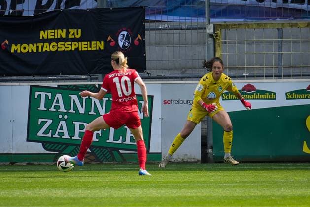 Soccer, Google Pixel Womens Bundesliga, 22 Matchday, 2024 2025, SC Freiburg vs Werder Bremen, 11 03 2025, Dreisamstadion, Freiburg, Eileen Campbell SC Freiburg, Women 10 Goal, Goal celebration, Emotions, Goal shot, Joy, Cheering, Freiburg Dreisamstadion Baden Württemberg Germany Copyright: xFINLEYxMÖRCHx