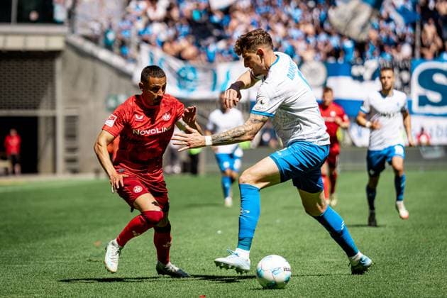 Kenny Prince Redondo 1 FC Kaiserslautern, 11 in duel with Matej Maglica SV Darmstadt 98, 5 , GER, 1 FC Kaiserslautern vs SV Darmstadt 98, Soccer 2 Bundesliga, 33 Matchday, Season 2024 2025, 11 05 2025 DFL DFB regulations prohibit any use of photographs as image sequences and or quasi video GER, 1 FC Kaiserslautern vs SV Darmstadt 98, Soccer 2 Bundesliga, 33 Matchday, Season 2024 2025, 11 05 2025, Kaiserslautern Copyright: xEibner-Pressefoto StefanxMayerx EP_SMR