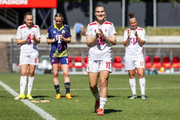 Google Pixel Frauen Bundesliga 1 FC Köln 1 FFC Turbine Potsdam, 11 05 2025 Alena Bienz 1 FC Köln, 11 wird offiziell verabschiedet Google Pixel Frauen Bundesliga, 1 FC Köln 1 FFC Turbine Potsdam, 22 Spieltag, am 11 05 2025, Franz Kremer Stadion, Köln DFB regulations prohibit any use of photographs as image sequences and or quasi video Copyright: xBEAUTIFULxSPORTS Meuselx