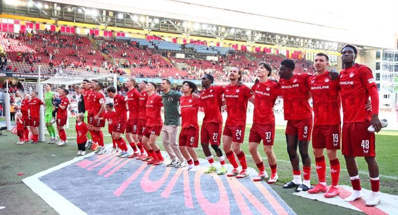 11 05 2025, xmohx, Soccer 2 Bundesliga, 1 FC Kaiserslautern SV Darmstadt 98 v l Kaiserslautern team celebrates the victory with the fans DFL DFB REGULATIONS PROHIBIT ANY USE OF PHOTOGRAPHS as IMAGE SEQUENCES and or QUASI VIDEO Kaiserslautern