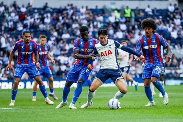 Premier League Tottenham Hotspur v Crystal Palace Heung-min Son of Tottenham Hotspur is put under pressure by Marc Guehi and Chris Richards of Crystal Palace during the Premier League match Tottenham Hotspur vs Crystal Palace at Tottenham Hotspur Stadium, London, United Kingdom, 11th May 2025 (Photo by Izzy Poles News Images) London Tottenham Hotspur Stadium United Kingdom Copyright: xIzzyxPoles NewsxImagesx