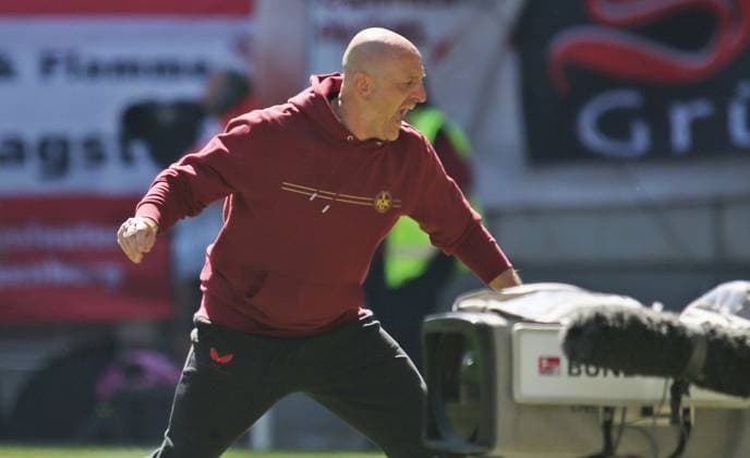11 05 2025, xmohx, Soccer 2 Bundesliga, 1 FC Kaiserslautern SV Darmstadt 98 v l Coach Torsten Lieberknecht Kaiserslautern celebrates the victory DFL DFB REGULATIONS PROHIBIT ANY USE OF PHOTOGRAPHS as IMAGE SEQUENCES and or QUASI VIDEO Kaiserslautern