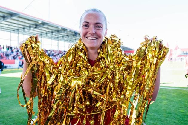 Google Pixel Womens Bundesliga, FC Bayern Munich SGS Essen 11 05 2025 Magdalena Eriksson FC Bayern Munich, 5 with confetti dress Google Pixel Womens Bundesliga, FC Bayern Munich SGS Essen, Munich, FC Bayern Campus on 11 05 2025 Copyright: xBEAUTIFULxSPORTS Wunderlx