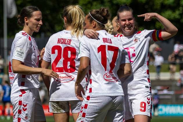Google Pixel Frauen Bundesliga 1 FC Köln 1 FFC Turbine Potsdam, 11 05 2025 Sara Agrez 1 FC Köln, 4 , Janina Hechler 1 FC Köln, 28 , Nicole Billa 1 FC Köln, 17 and Adriana Achcinska 1 FC Köln, 9 cheer Google Pixel Frauen Bundesliga, 1 FC Köln 1 FFC Turbine Potsdam, 22 Spieltag, am 11 05 2025, Franz Kremer Stadion, Köln DFB regulations prohibit any use of photographs as image sequences and or quasi video Copyright: xBEAUTIFULxSPORTS Meuselx