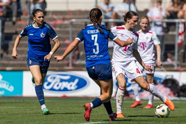 Google Pixel Frauen Bundesliga 1 FC Köln 1 FFC Turbine Potsdam, 11 05 2025 Sara Agrez 1 FC Köln, 4 , Lucia Stritzke 1 FFC Turbine Potsdam, 3 , Mia Schmid 1 FFC Turbine Potsdam, 6 Google Pixel Frauen Bundesliga, 1 FC Köln 1 FFC Turbine Potsdam, 22 Spieltag, am 11 05 2025, Franz Kremer Stadion, Köln DFB regulations prohibit any use of photographs as image sequences and or quasi video Copyright: xBEAUTIFULxSPORTS Meuselx