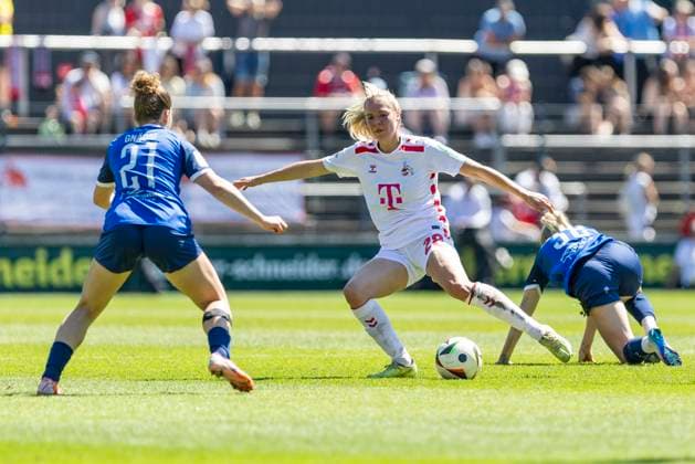 Google Pixel Frauen Bundesliga 1 FC Köln 1 FFC Turbine Potsdam, 11 05 2025 Alina Gnädig 1 FFC Turbine Potsdam, 21 , Janina Hechler 1 FC Köln, 28 Google Pixel Frauen Bundesliga, 1 FC Köln 1 FFC Turbine Potsdam, 22 Spieltag, am 11 05 2025, Franz Kremer Stadion, Köln DFB regulations prohibit any use of photographs as image sequences and or quasi video Copyright: xBEAUTIFULxSPORTS Meuselx