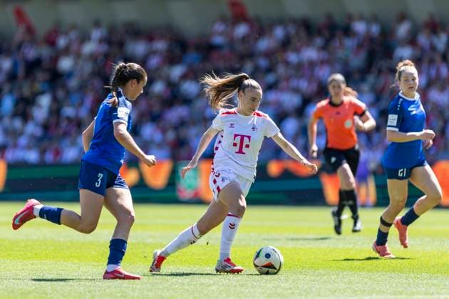 Google Pixel Frauen Bundesliga 1 FC Köln 1 FFC Turbine Potsdam, 11 05 2025 Lucia Stritzke 1 FFC Turbine Potsdam, 3 , Alena Bienz 1 FC Köln, 11 Google Pixel Frauen Bundesliga, 1 FC Köln 1 FFC Turbine Potsdam, 22 Spieltag, am 11 05 2025, Franz Kremer Stadion, Köln DFB regulations prohibit any use of photographs as image sequences and or quasi video Copyright: xBEAUTIFULxSPORTS Meuselx