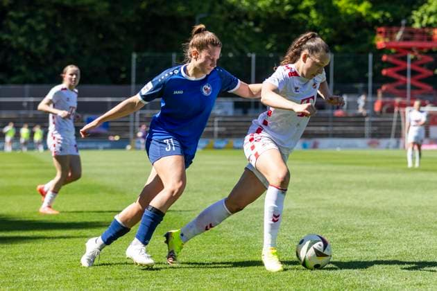 Google Pixel Frauen Bundesliga 1 FC Köln 1 FFC Turbine Potsdam, 11 05 2025 Emilie Bernhardt 1 FFC Turbine Potsdam, 31 , Lotta Cordes 1 FC Köln, 6 Google Pixel Frauen Bundesliga, 1 FC Köln 1 FFC Turbine Potsdam, 22 Spieltag, am 11 05 2025, Franz Kremer Stadion, Köln DFB regulations prohibit any use of photographs as image sequences and or quasi video Copyright: xBEAUTIFULxSPORTS Meuselx