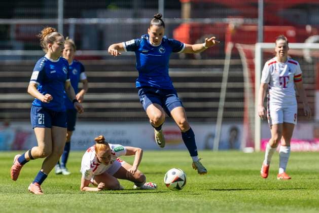 Google Pixel Frauen Bundesliga 1 FC Köln 1 FFC Turbine Potsdam, 11 05 2025 Alina Gnädig 1 FFC Turbine Potsdam, 21 , Laura Vogt 1 FC Köln, 8 , Ena Taslidza 1 FFC Turbine Potsdam, 7 Google Pixel Frauen Bundesliga, 1 FC Köln 1 FFC Turbine Potsdam, 22 Spieltag, am 11 05 2025, Franz Kremer Stadion, Köln DFB regulations prohibit any use of photographs as image sequences and or quasi video Copyright: xBEAUTIFULxSPORTS Meuselx