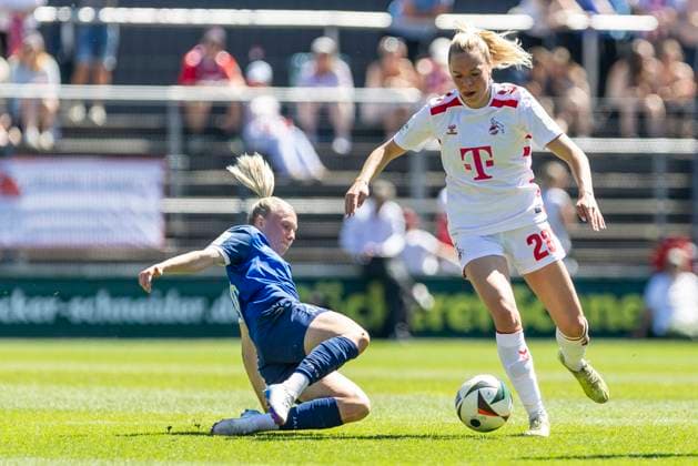 Google Pixel Frauen Bundesliga 1 FC Köln 1 FFC Turbine Potsdam, 11 05 2025 Laura Lindner 1 FFC Turbine Potsdam, 38 , Janina Hechler 1 FC Köln, 28 Google Pixel Frauen Bundesliga, 1 FC Köln 1 FFC Turbine Potsdam, 22 Spieltag, am 11 05 2025, Franz Kremer Stadion, Köln DFB regulations prohibit any use of photographs as image sequences and or quasi video Copyright: xBEAUTIFULxSPORTS Meuselx