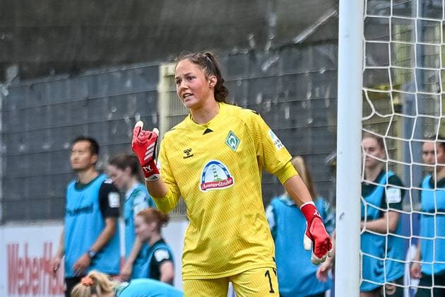 Livia Peng SV Werder Bremen, 01 GER, SC Freiburg SV Werder Bremen, Women Football, Google Pixel Women Bundesliga, 22 Matchday, Season 2024 2025, 11 05 2025 DFB REGULATIONS PROHIBIT ANY USE OF PHOTOGRAPHS AS IMAGE SEQUENCES AND OR QUASI VIDEO GER, SC Freiburg SV Werder Bremen, Women Football, Google Pixel Women Bundesliga, 22 Matchday, Season 2024 2025, 11 05 2025 Freiburg Copyright: xEibner-Pressefoto ThomasxHessx EP_THS