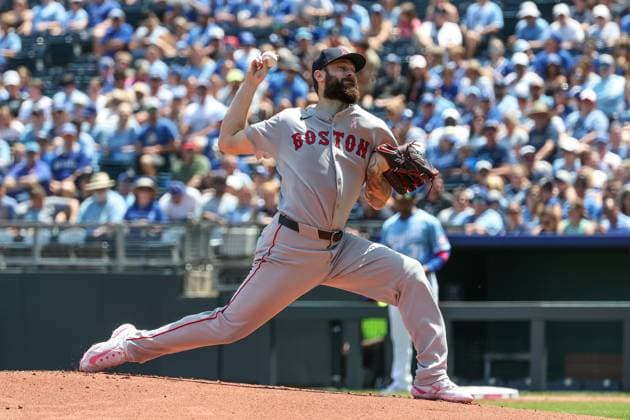 May 11, 2025: Boston Red Sox starting pitcher Lucas Giolito (54) pitches against the Kansas City Royals during the first inning at Kauffman Stadium in Kansas City, MO. CSM Kansas City United States of America - ZUMAc04_ 20250511_zma_c04_047 Copyright: xDavidxSmithx