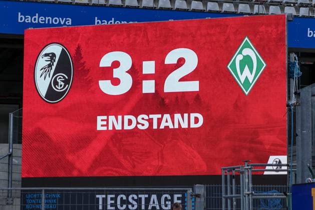 The scoreboard shows the score from 3 2, result, intermediate result, final result, final score, goals, video wall, video wall, display, THE DFB REGULATIONS PROHIBIT ANY USE OF PHOTOGRAPHS AS IMAGE SEQUENCES AND OR QUASI VIDEO , 11 05 2025, Freiburg Germany , Football, Google Pixel Womens Bundesliga, SC Freiburg SV Werder Bremen xobx