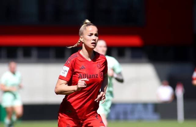 Soccer, Women, Google Pixel Womens Bundesliga, 22 Matchday, Season 2024 2025, FC Bayern Munich SGS Essen, Campus Giulia Gwinn FC Bayern Munich Head, Upper body while running