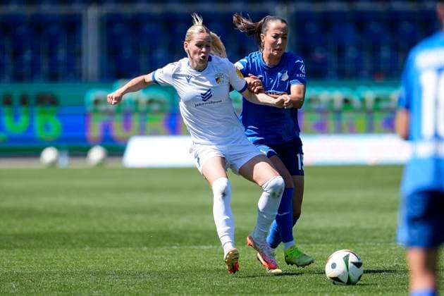 v li Melina Reuter Jena, 7 , Marta Cazalla Garcia TSG, 15 , duel, duel, tackle, tackling, dynamics, action, action, 11 05 2025, Sinsheim Hoffenheim Germany , Football, Google Pixel Women Bundesliga, TSG 1899 Hoffenheim FC Carl Zeiss Jena, DFB DFL REGULATIONS PROHIBIT ANY USE OF PHOTOGRAPHS AS IMAGE SEQUENCES AND OR QUASI VIDEO xozx