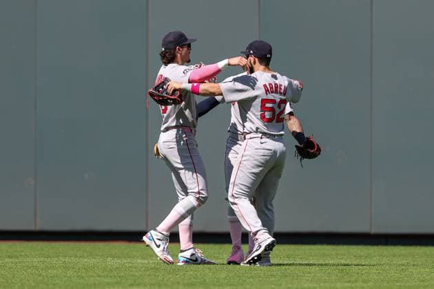 MLB, Baseball Herren, USA 2025: Red Sox Vs Royals MAY 11 May 11, 2025: Boston Red Sox left fielder Jarren Duran (16), left, right fielder Wilyer Abreu (52), and center fielder Ceddanne Rafaela (3) react after their 3-1 win over the Kansas City Royals at Kauffman Stadium in Kansas City, MO. David Smith CSM (Credit Image: Â David Smith Cal Media) Kansas City Mo United States of America EDITORIAL USE ONLY Copyright: xx ZUMA-20250511_zma_c04_074.jpg DavidxSmithx csmphotothree382776