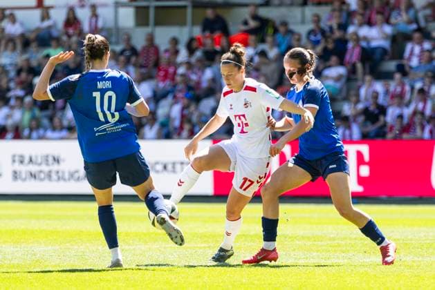 Google Pixel Frauen Bundesliga 1 FC Köln 1 FFC Turbine Potsdam, 11 05 2025 Nicole Billa 1 FC Köln, 17 , Lucia Stritzke 1 FFC Turbine Potsdam, 3 , Adrijana Mori 1 FFC Turbine Potsdam, 10 Google Pixel Frauen Bundesliga, 1 FC Köln 1 FFC Turbine Potsdam, 22 Spieltag, am 11 05 2025, Franz Kremer Stadion, Köln DFB regulations prohibit any use of photographs as image sequences and or quasi video Copyright: xBEAUTIFULxSPORTS Meuselx