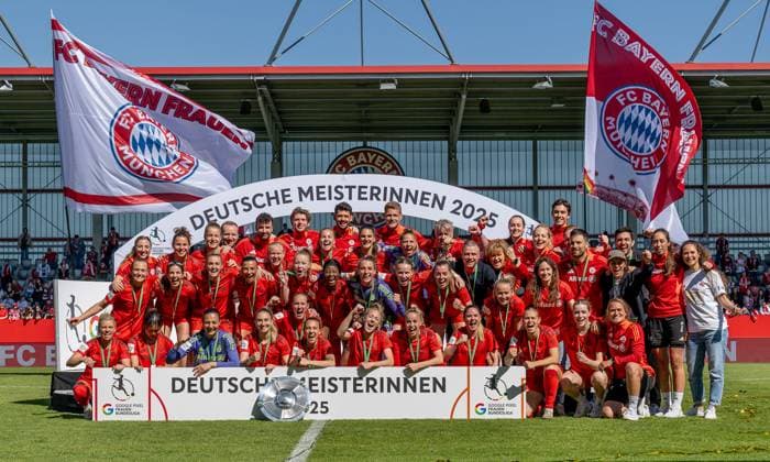 Champion photo with bowl FC Bayern Muenchen Frauen vs SGS Essen 1968, Football, Google Pixel Frauen Bundesliga, 22 Spieltag, Saison 2024 2025, 11 05 2025 DFL DFB REGULATIONS PROHIBIT ANY USE OF PHOTOGRAPHS as IMAGE SEQUENCES and or QUASI VIDEO FC Bayern Muenchen Frauen vs SGS Essen 1968, Football, Google Pixel Frauen Bundesliga, 22 Spieltag, Saison 2024 2025, 11 05 2025 Muenchen Copyright: xEibner-Pressefoto HeikexFeinerx EP_HFR