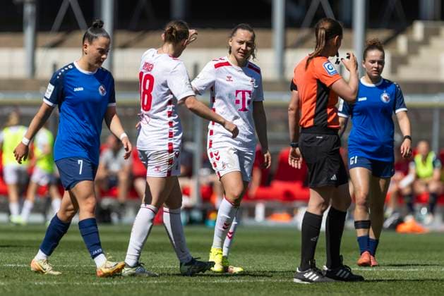 Google Pixel Frauen Bundesliga 1 FC Köln 1 FFC Turbine Potsdam, 11 05 2025 Taylor Ziemer 1 FC Köln, 18 claps with Lotta Cordes 1 FC Köln, 6 ab Google Pixel Frauen Bundesliga, 1 FC Köln 1 FFC Turbine Potsdam, 22 Spieltag, am 11 05 2025, Franz Kremer Stadion, Köln DFB regulations prohibit any use of photographs as image sequences and or quasi video Copyright: xBEAUTIFULxSPORTS Meuselx