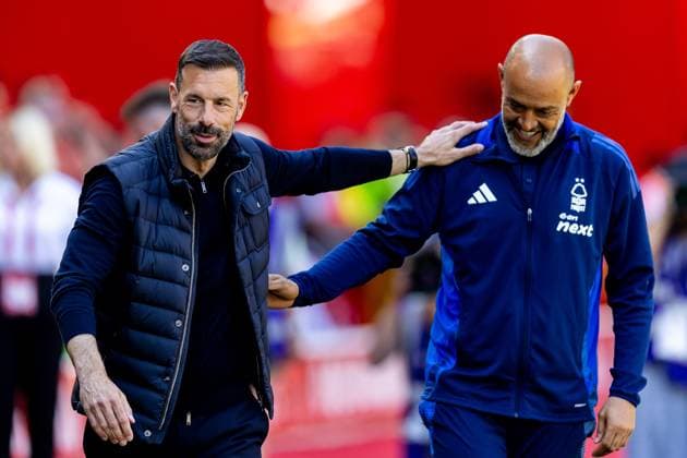 Nottingham Forest v Leicester City Premier League 11 05 2025. Leicester City Manager Ruud van Nistelrooy meets Nottingham Forest Head Coach Nuno Espirito Santo before the Premier League match between Nottingham Forest and Leicester City at the City Ground, Nottingham, England on 11 May 2025. Nottingham City Ground Nottinghamshire England Editorial use only DataCo restrictions apply See www.football-dataco.com , Copyright: xManjitxNarotrax PSI-22061-0067