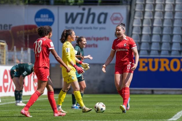 Svenja Foelmli Svenja Foelmli SC Freiburg, 17 goal celebration, emotions, cheering, goal success, finish, goal, Cora Zicai SC Freiburg, 28 , Germany, Football, GooglePixel Womens Bundesliga, 22 Matchday, 2024 2025, SC Freiburg vs SV Werder Bremen, 11 05 2025, Dreisamstadion, Freiburg, Germany DFB REGULATIONS PROHIBIT ANY USE OF PHOTOGRAPHS AS IMAGE SEQUENCES AND OR QUASI VIDEO Freiburg Dreisamstadion Baden Wuerttemberg Germany Copyright: xArnexAmbergx