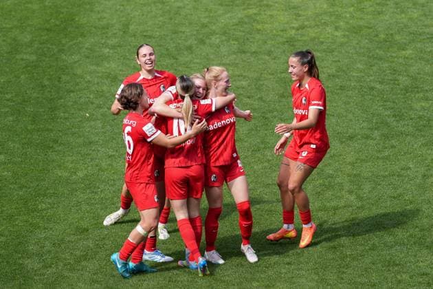 Eileen Campbell SC Freiburg, 10 Goal celebration, Emotions, Cheering, Goal success, Conclusion, Goal, Germany, Soccer, GooglePixel Women Bundesliga, 22 Matchday, 2024 2025, SC Freiburg vs SV Werder Bremen, 11 05 2025, Dreisamstadion, Freiburg, Germany DFB REGULATIONS PROHIBIT ANY USE OF PHOTOGRAPHS AS IMAGE SEQUENCES AND OR QUASI VIDEO Freiburg Dreisamstadion Baden Wuerttemberg Germany Copyright: xArnexAmbergx