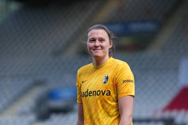 Lena Nuding SC Freiburg, 01 emotional farewell, farewell , Germany, Football, GooglePixel Womens Bundesliga, 22 Matchday, 2024 2025, SC Freiburg vs SV Werder Bremen, 11 05 2025, Dreisamstadion, Freiburg, Germany DFB REGULATIONS PROHIBIT ANY USE OF PHOTOGRAPHS AS IMAGE SEQUENCES AND OR QUASI VIDEO Freiburg Dreisamstadion Baden Wuerttemberg Germany Copyright: xArnexAmbergx