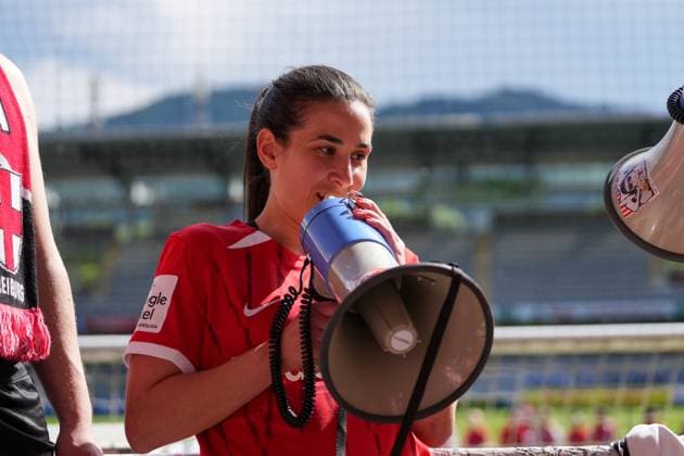 Hasret Kayikci SC Freiburg, 11 emotional farewell, farewell, megaphone, celebration with the fans in the stands , Germany, Football, GooglePixel Womens Bundesliga, 22 Matchday, 2024 2025, SC Freiburg vs SV Werder Bremen, 11 05 2025, Dreisamstadion, Freiburg, Germany DFB REGULATIONS PROHIBIT ANY USE OF PHOTOGRAPHS AS IMAGE SEQUENCES AND OR QUASI VIDEO Freiburg Dreisamstadion Baden Wuerttemberg Germany Copyright: xArnexAmbergx