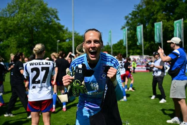 Soccer I Women I Season 2024 2025 I 2 Bundesliga I 25 Matchday I Hamburger SV SC Freiburg II I 11 05 2025 Cheers, excitement, enthusiasm, euphoria, joy, happiness, cheerfulness at Inga Schuldt 1, Hamburger SV Hamburg Am Volkspark Hamburg Germany Copyright: xLobeca FelixxSchlikisx