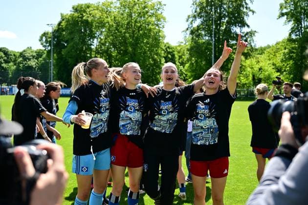 Soccer I Women I Season 2024 2025 I 2 Bundesliga I 25 Matchday I Hamburger SV SC Freiburg II I 11 05 2025 Inga Schuldt 1, Hamburger SV Sophie Alice Profe 14, Hamburger SV Emilia Angelika Hirche 20, Hamburger SV and Pauline Machtens 28, Hamburger SV Hamburg Am Volkspark Hamburg Germany Copyright: xLobeca FelixxSchlikisx