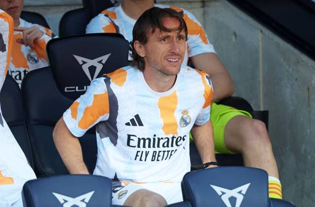 FC Barcelona, Barca v Real Madrid CF - La Liga EA Sports Luka Modric sits on the bench during the match between FC Barcelona and Real Madrid CF, corresponding to week 35 of LaLiga EA Sports, at the Lluis Companys Stadium in Barcelona, Spain, on May 11, 2025. Barcelona Barcelona Spain  Copyright: xUrbanandsportx originalFilename:urbanandsport-fcbarcel250511_npWJK.jpg