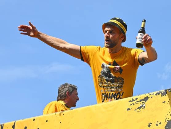 Lars Bünning, promotion celebration on the Dresden Terrassenufer in the middle of the historic old town, truck, party truck, the team celebrates on a truck surrounded by their fans on the Elbe, promotion party, celebration, parade truck, parade, SG Dynamo Dresden, soccer, football, 3 league, season 2024 2025, Dresden, promotion to the 2 Bundesliga is perfect, 11 05 2025,