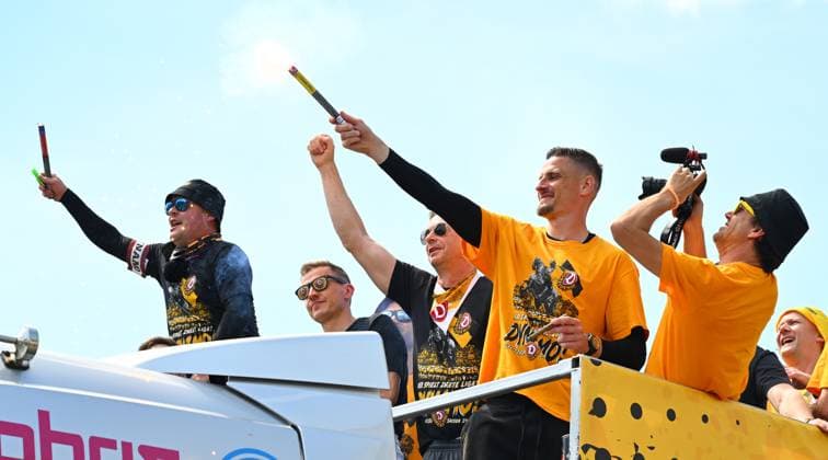 Stefan Kutschke, promotion celebration on the Dresden Terrassenufer in the middle of the historic old town, truck, party truck, the team celebrates on a truck surrounded by their fans on the Elbe, promotion party, celebration, parade truck, parade, SG Dynamo Dresden, soccer, football, 3 league, season 2024 2025, Dresden, promotion to the 2 Bundesliga is perfect, 11 05 2025,