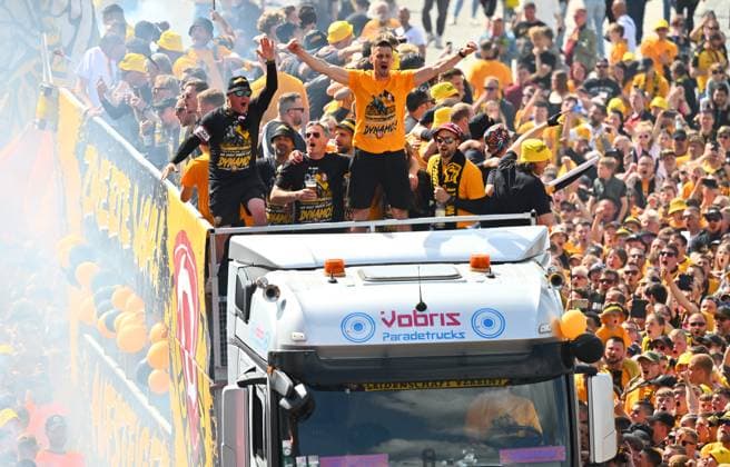 Promotion celebration on the Dresden Terrassenufer in the middle of the historic old town, truck, party truck, the team celebrates on a truck surrounded by their fans on the Elbe, promotion party, celebration, parade truck, parade, SG Dynamo Dresden, soccer, football, 3 league, season 2024 2025, Dresden, promotion to the 2 Bundesliga is perfect, 11 05 2025,