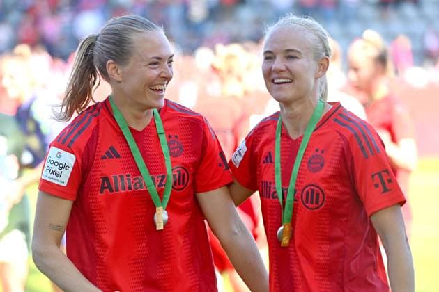 from left Magdalena ERIKSSON FCB , Pernile HARDER FCB , Award ceremony Football Google Pixel Womens Bundesliga Season 2024 2025, 20 Matchday, Matchday22 FC Bayern Muenchen SGS Essen 3 0 on 11 05 2025, FC Bayern Campus