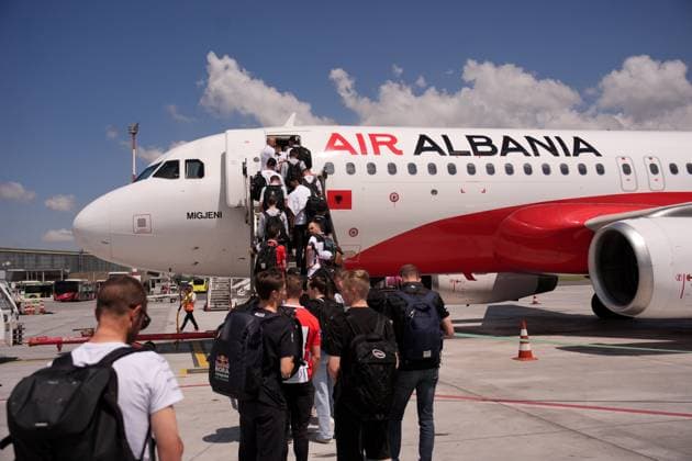 Cycling, Giro d Italia, journey of the riders and the Giro entourage by flight from Tirana to Brindisi